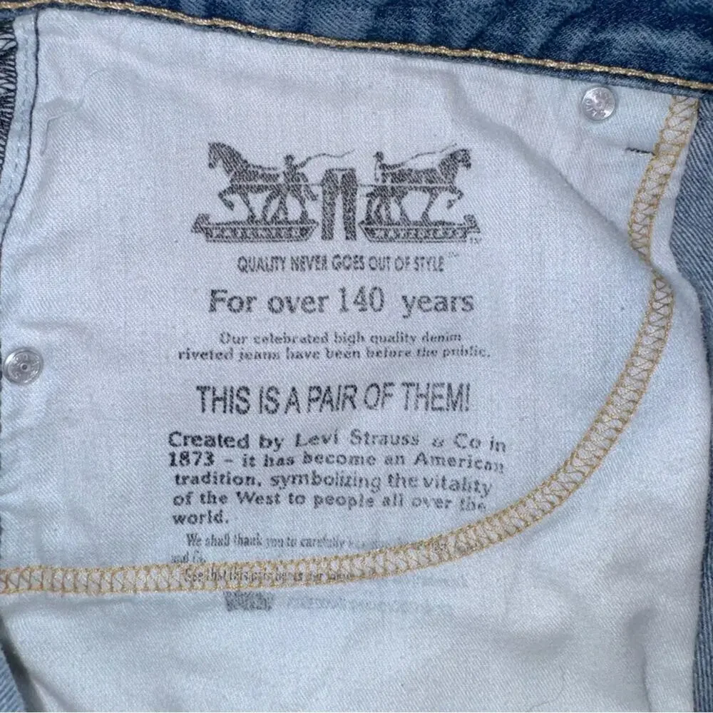 Men’s Levi’s 559 Relaxed Straight Fit Jeans size W46 x L32